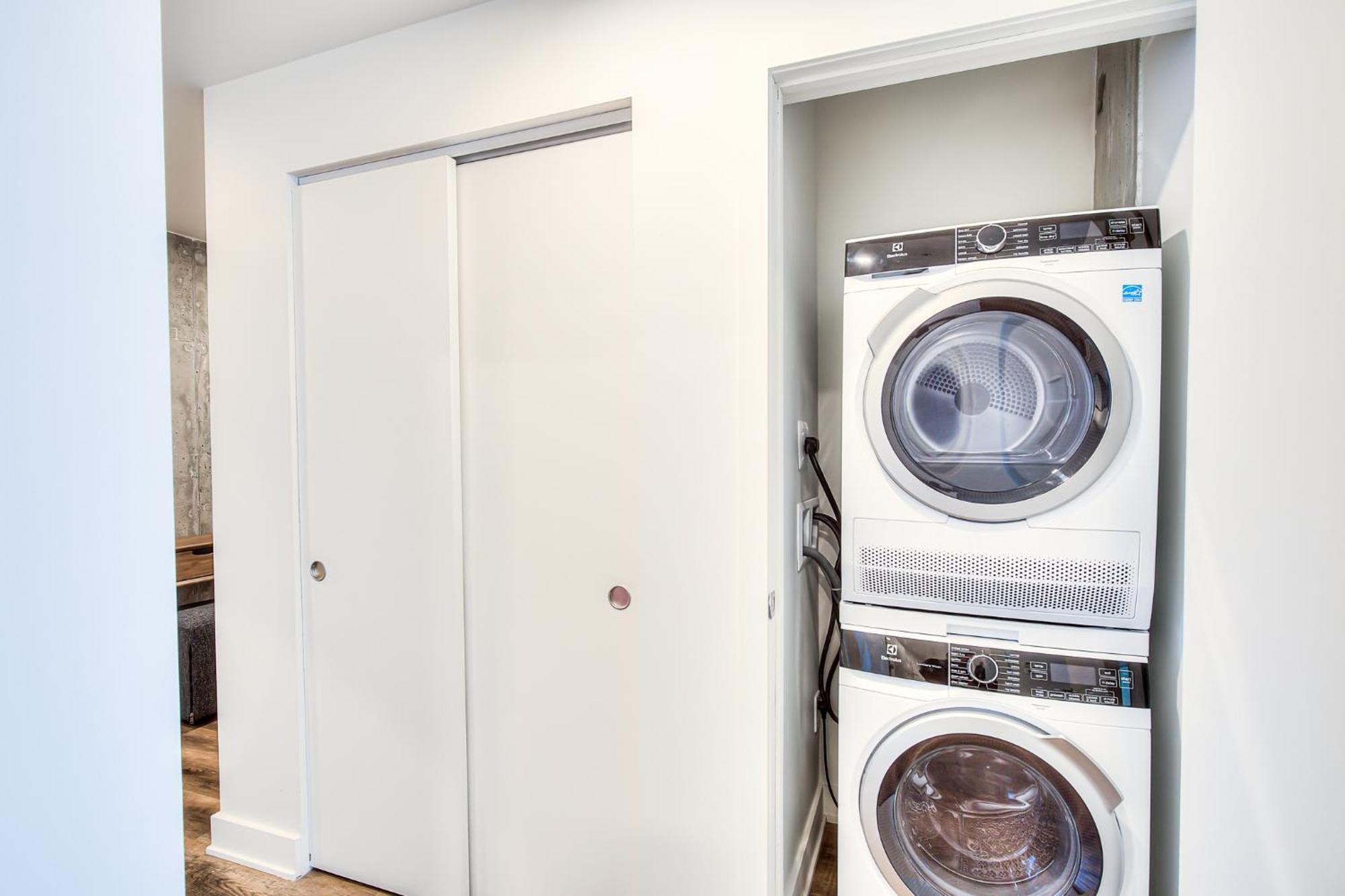2Br+Gym For Vip Corporate & Students Downtown Mtl Lejlighed Montréal Eksteriør billede